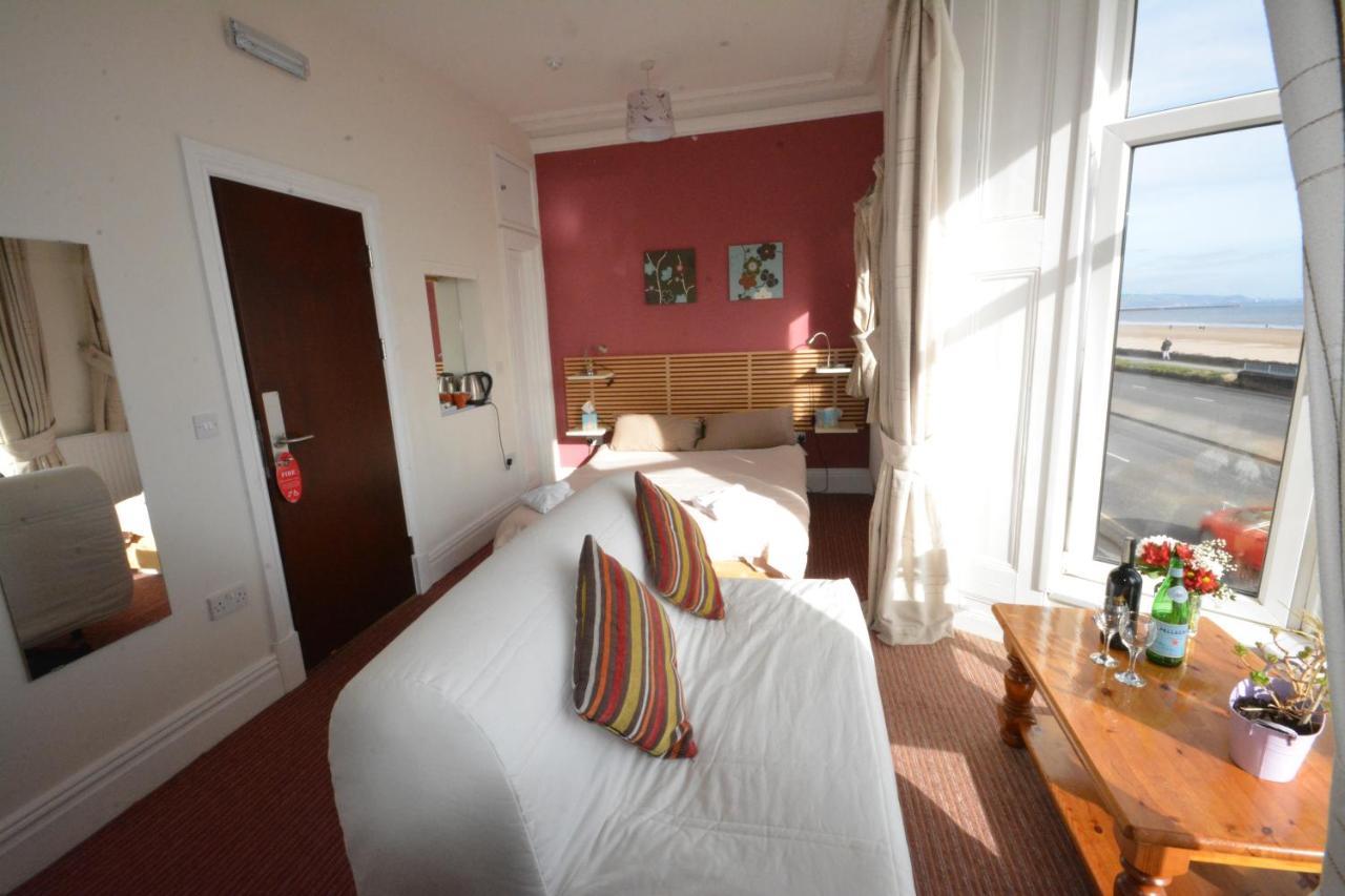 Leonardos Guest House Swansea Esterno foto
