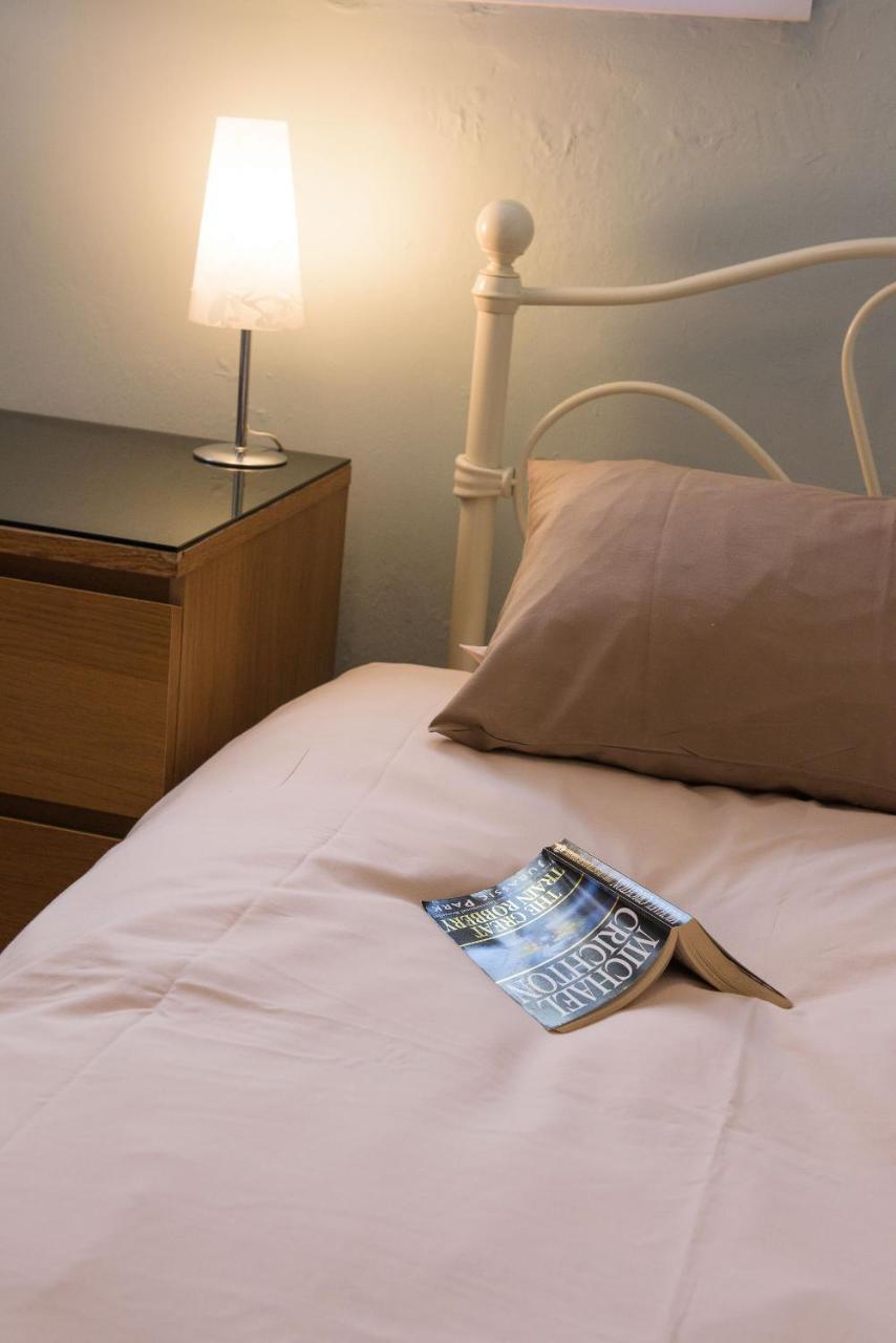 Leonardos Guest House Swansea Esterno foto